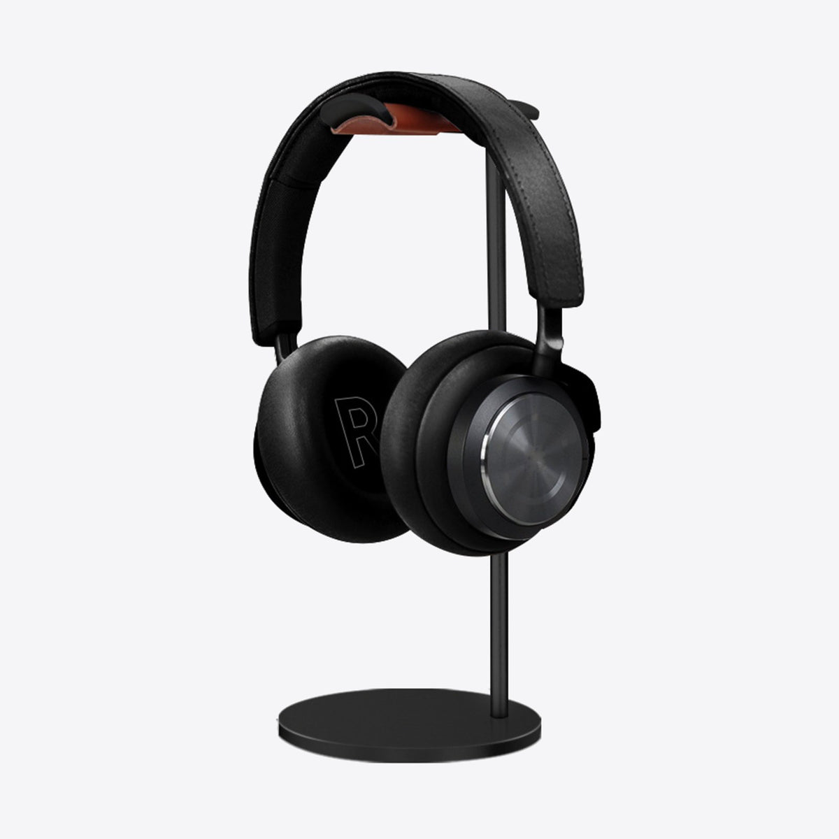 Support casque HALVO Arc noir, présenté avec un casque (casque non inclus)